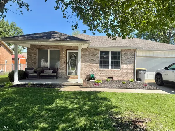 1251 Pin Oak Circle, Seymour, IN 47274