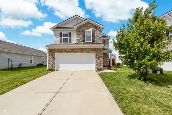 2064 Shadow Creek Boulevard, Columbus, IN 47201