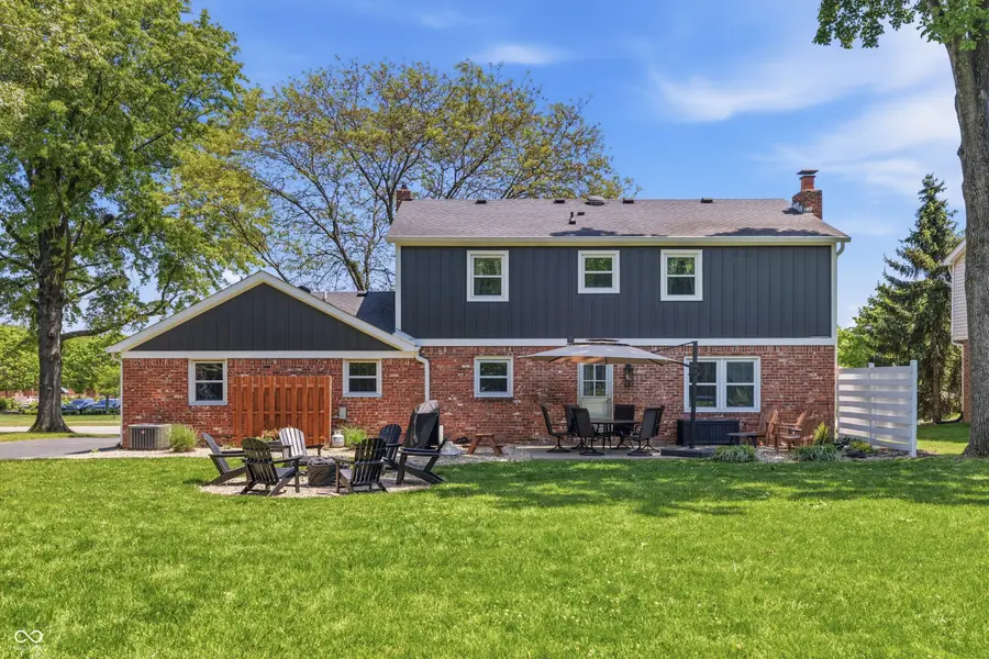 10716 W Lakeshore Drive, Carmel, IN 46033 - #2