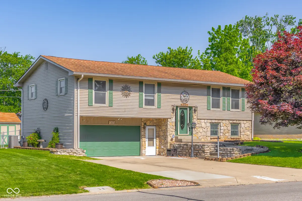 3030 Flintwood Drive, Columbus, IN 47203 - #1
