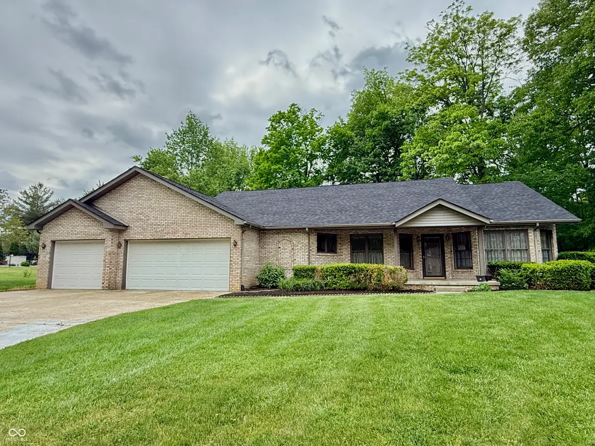 180 Oakbrook Drive, Columbus, IN 47201 - #1