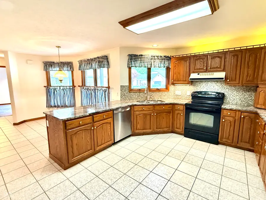 180 Oakbrook Drive, Columbus, IN 47201 - #3