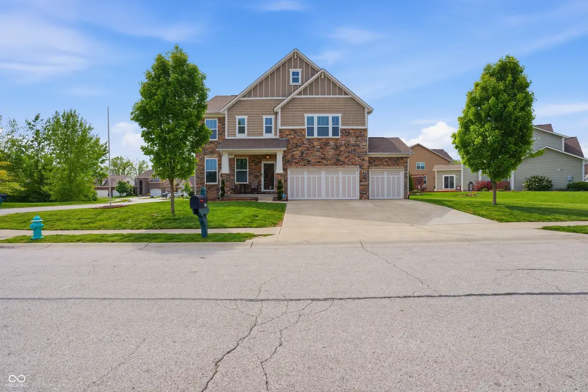 564 Amersham Court, Avon, IN 46123 - #1