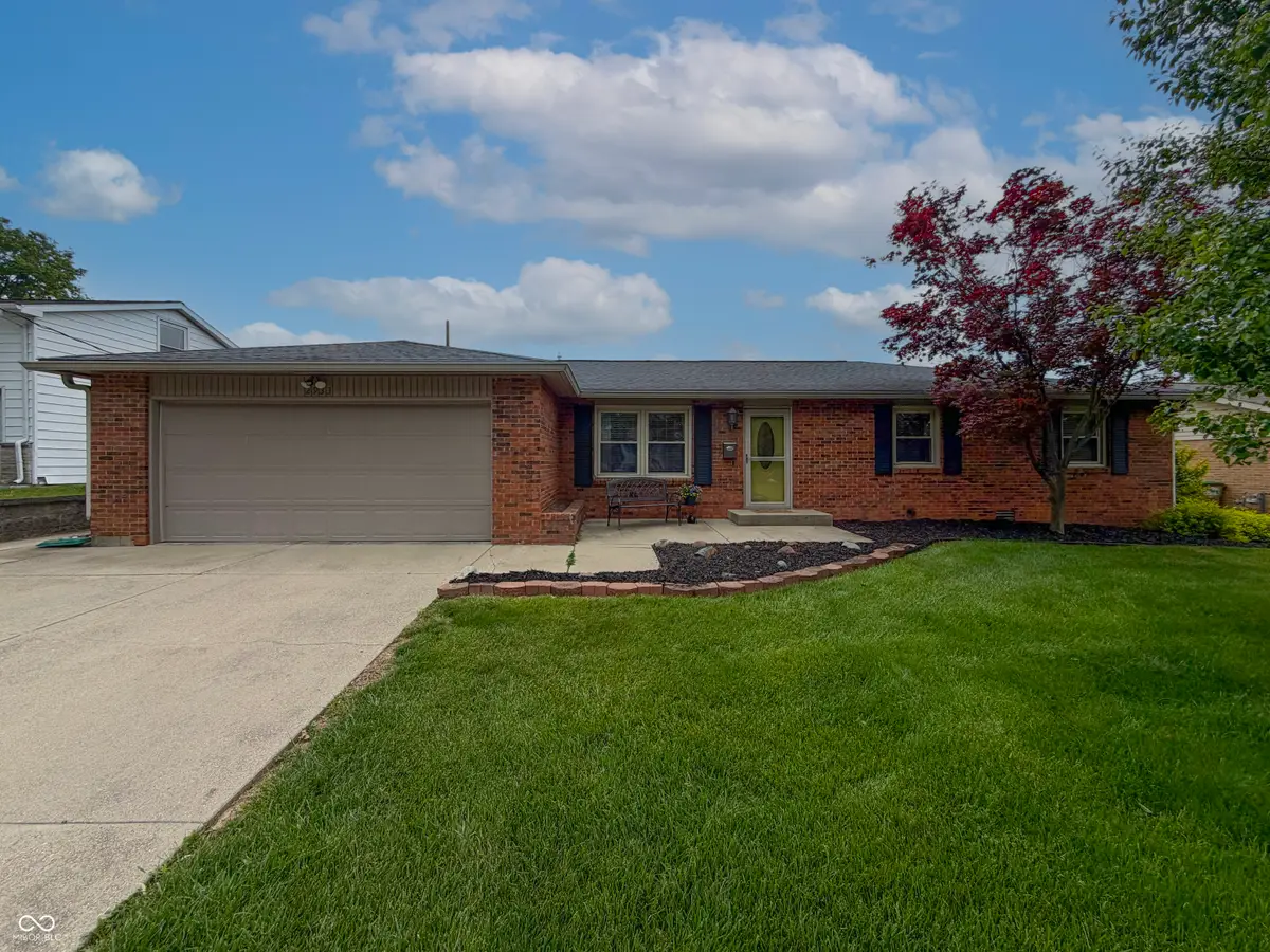 2933 Fairlawn Drive, Columbus, IN 47203 - #1