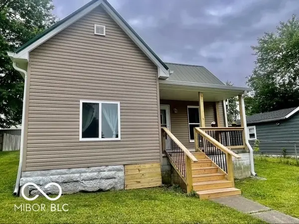 120 W Warren Street, Mitchell, IN 47446