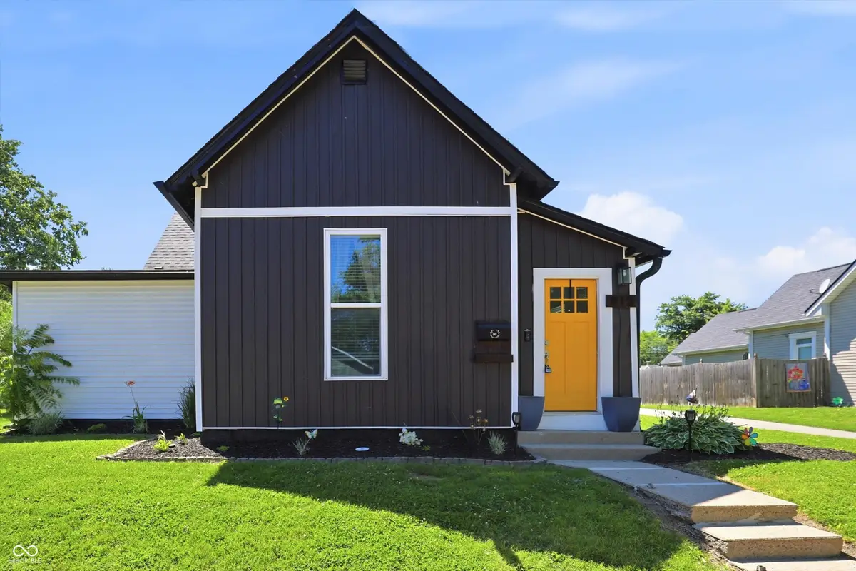 915 S 11th Street, Noblesville, IN 46060 - #1
