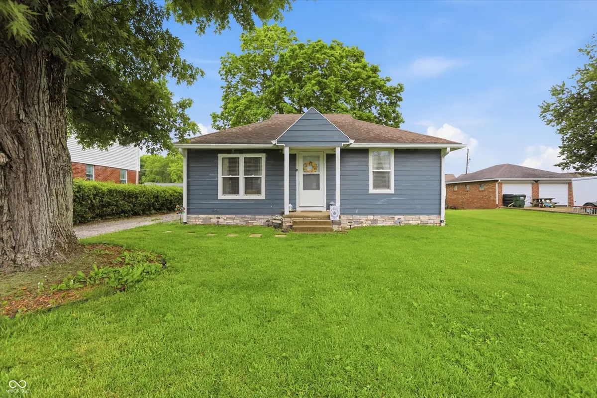 12 E North Street, New Palestine, IN 46163 - #1