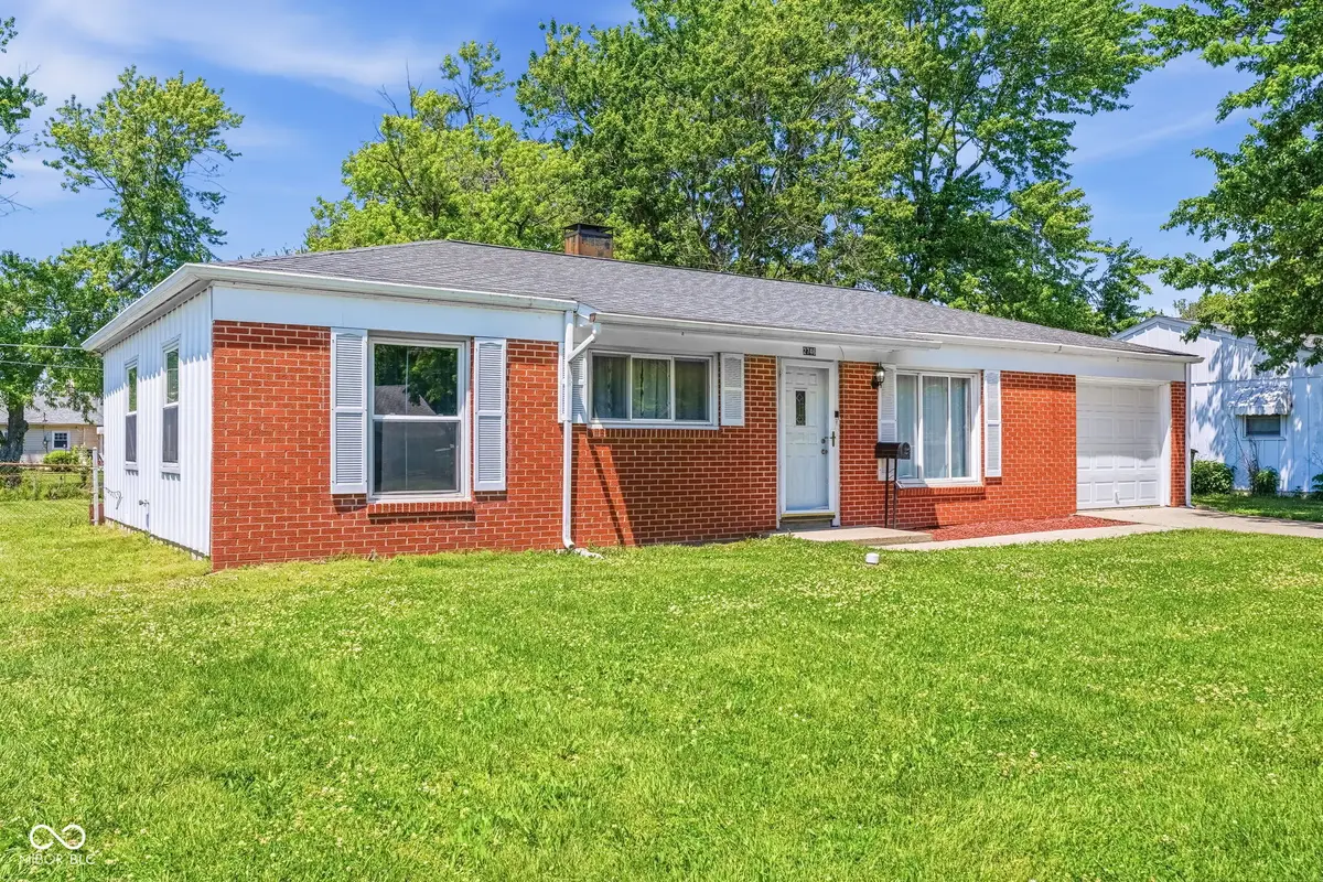 2746 Streamside Drive, Columbus, IN 47203 - #1