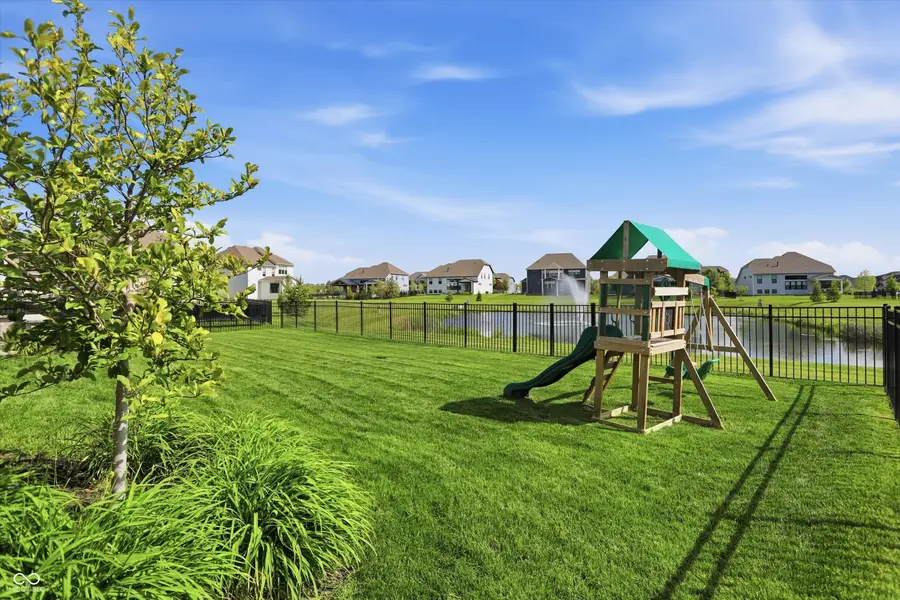 5166 Peachtree Road, Zionsville, IN 46077 - #2
