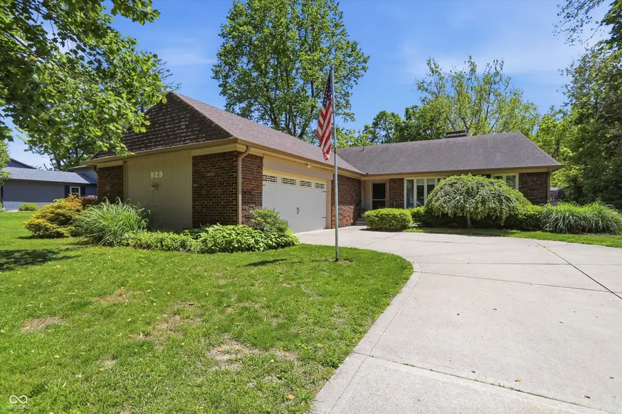 929 Briarwood Drive, Greenwood, IN 46142 - #2