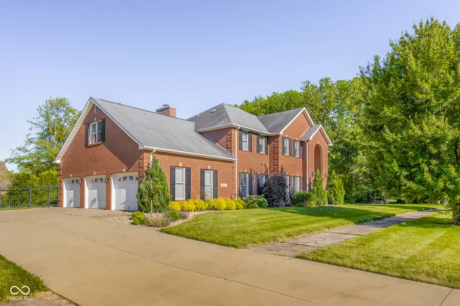 2561 Apple Blossom Lane, Columbus, IN 47201 - #3