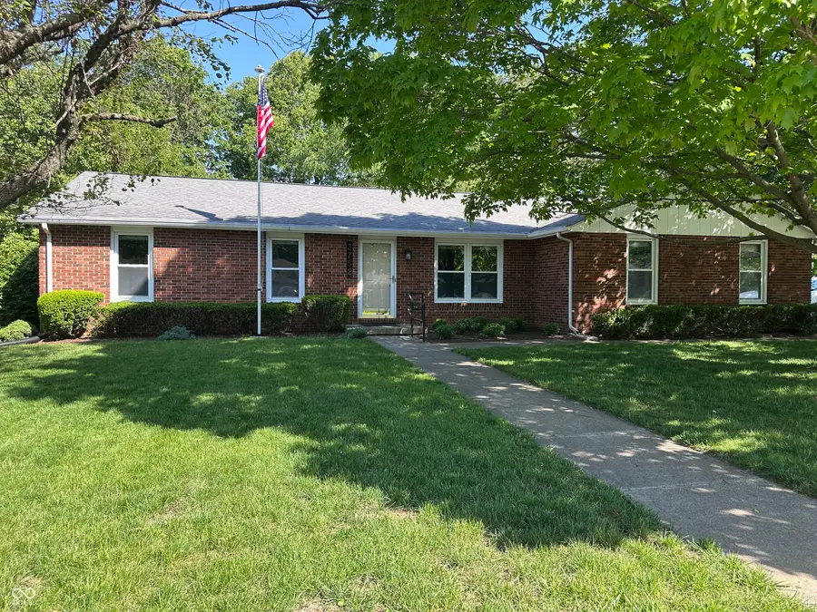 3752 Ironwood Drive, Columbus, IN 47203 - #3