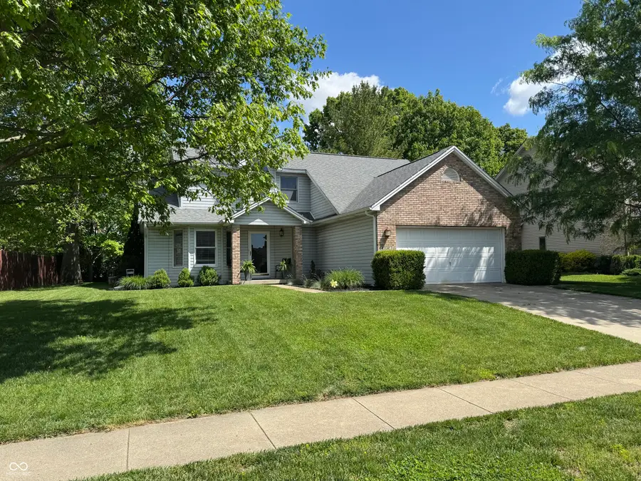 2332 Broadmoor Lane, Columbus, IN 47203 - #3