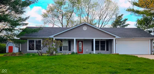 909 Cardinal Drive, Zionsville, IN 46077