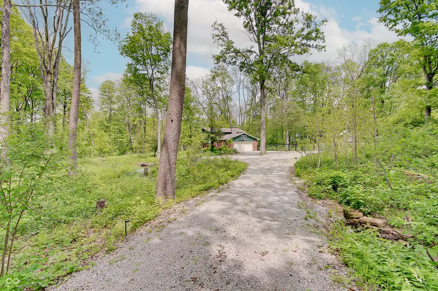 805 Eaglewood Drive, Zionsville, IN 46077 - #2