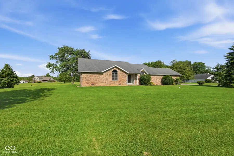 170 W 600 N, Alexandria, IN 46001 - #2