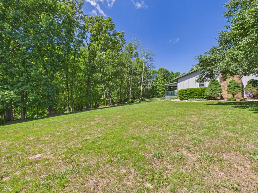 8052 E Ash Road, Bloomfield, IN 47424 - #2