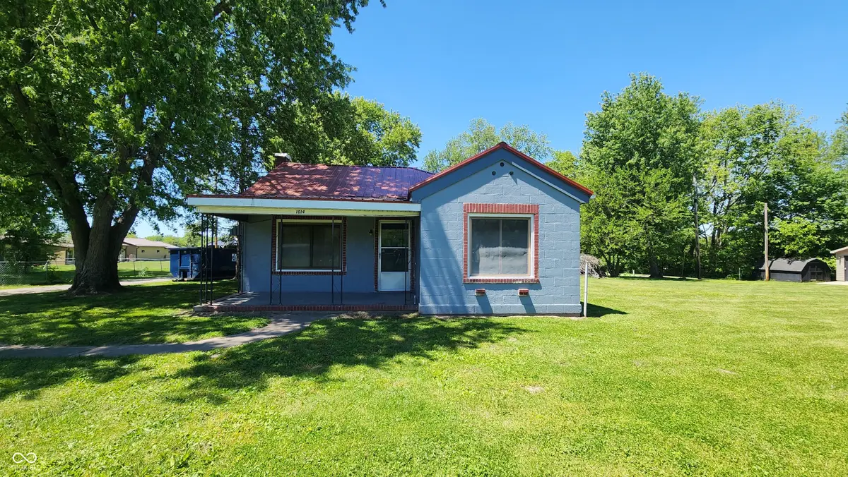 1014 N Sterling Avenue, Veedersburg, IN 47987 - #1