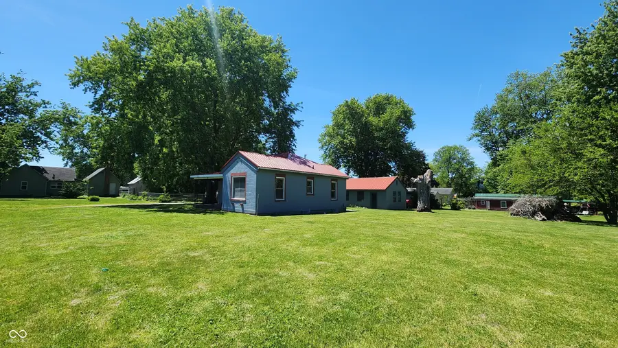 1014 N Sterling Avenue, Veedersburg, IN 47987 - #2