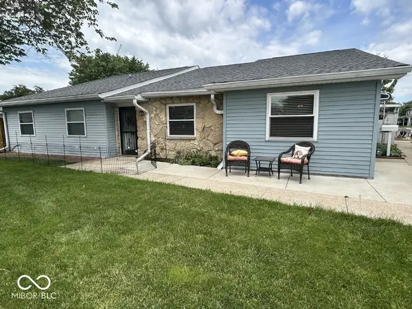 2735 Prosperity Drive, Columbus, IN 47201