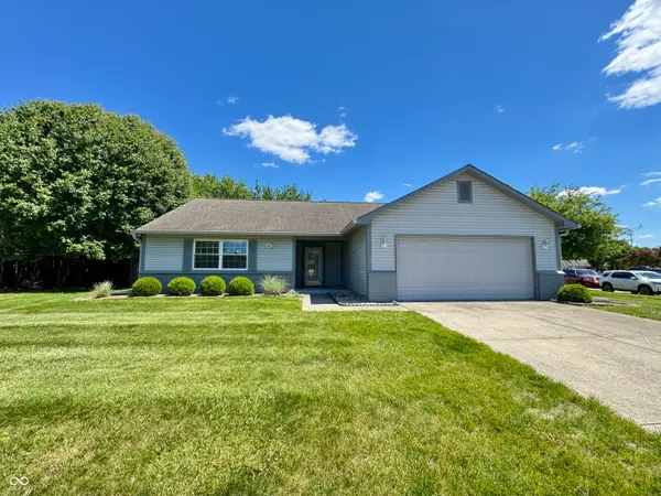 597 Hunting Creek Drive, Greenwood, IN 46142