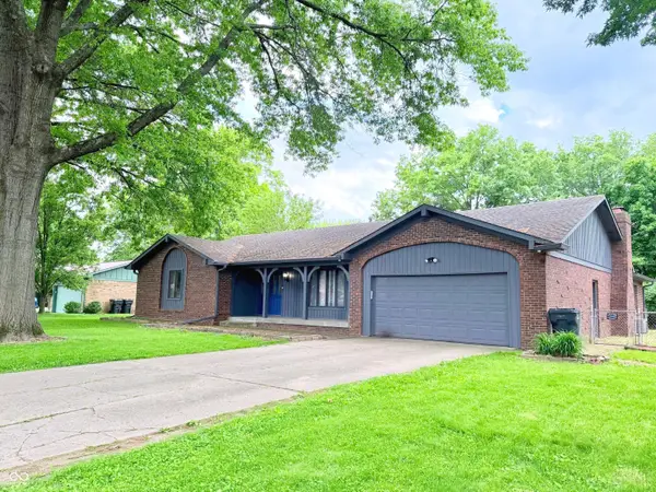 202 Meander Way, Greenwood, IN 46142