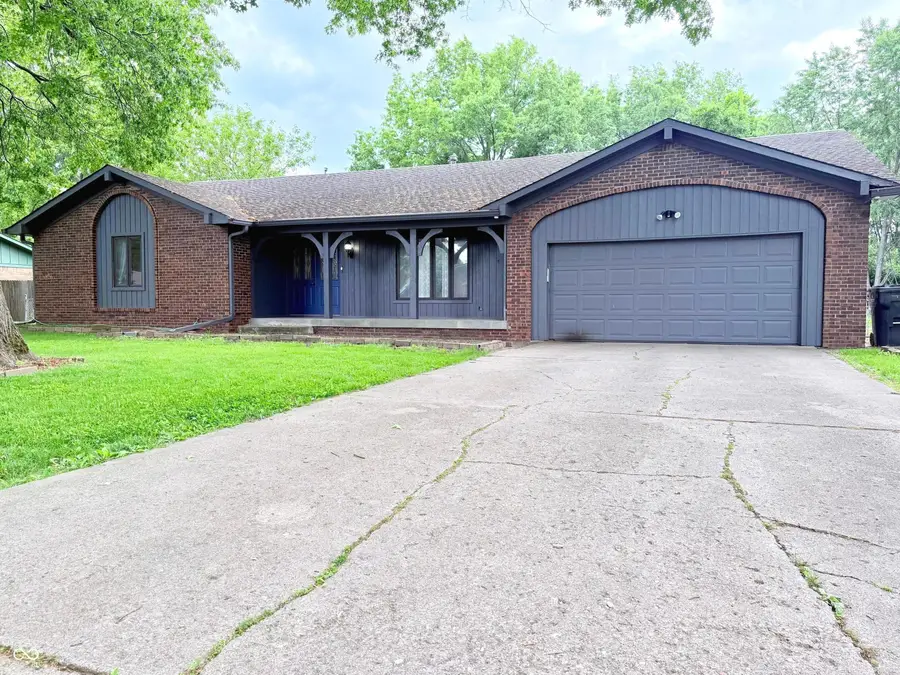 202 Meander Way, Greenwood, IN 46142 - #2