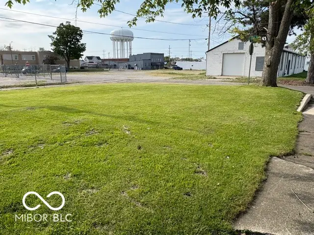 1201 S Mulberry Street, Muncie, IN 47302 - #2