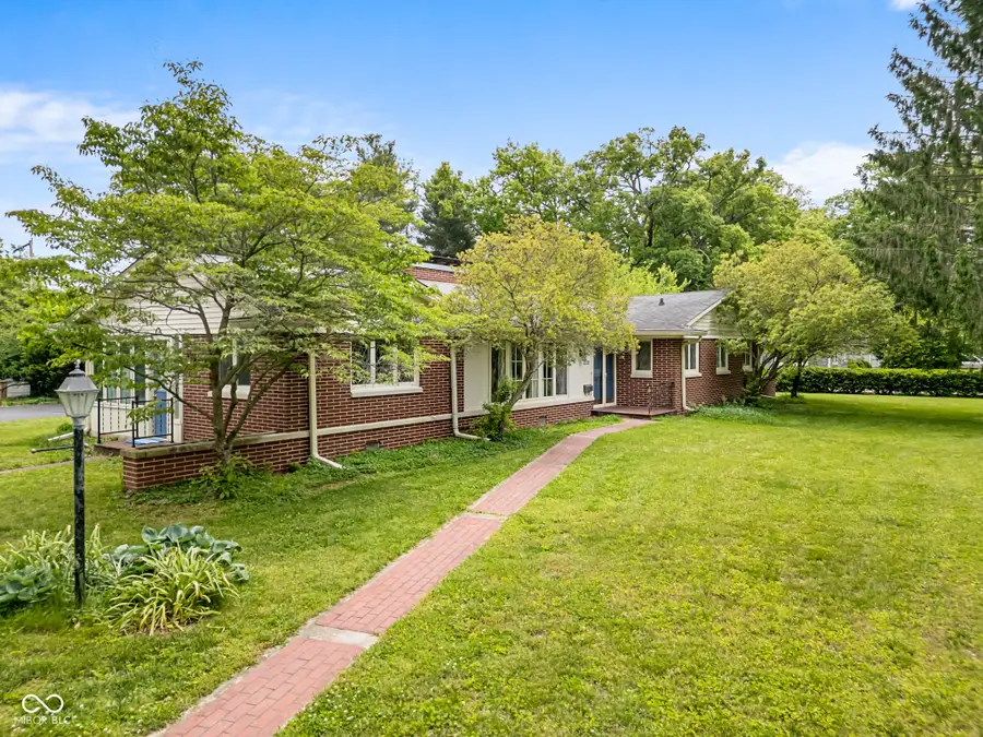 3233 Woodland Parkway, Columbus, IN 47203 - #2
