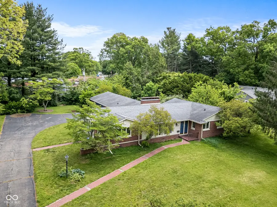 3233 Woodland Parkway, Columbus, IN 47203 - #3