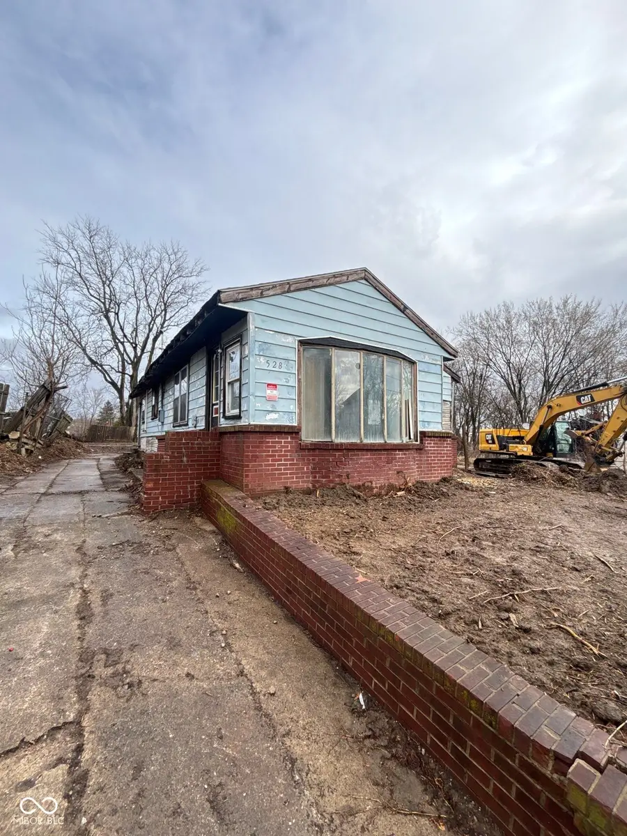 1528 W 20th Street, Anderson, IN 46016 - #2