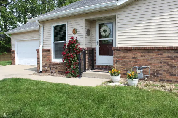 300 Longcastle Drive #1, Greencastle, IN 46135