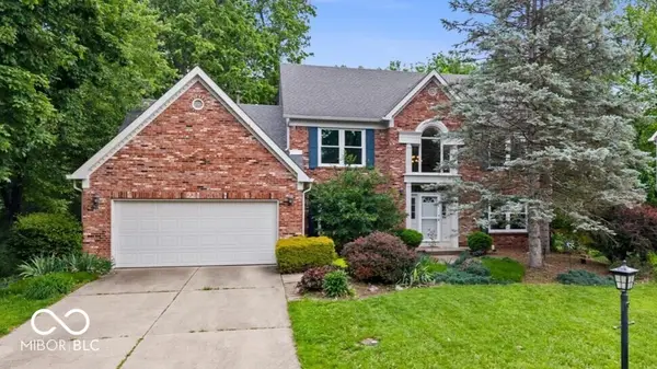 11734 Forest Park Lane, Carmel, IN 46033