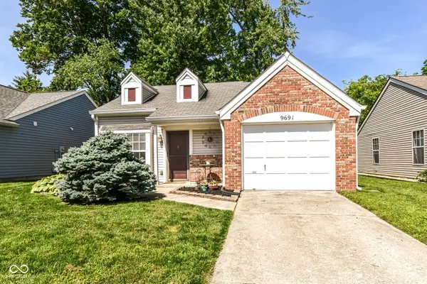 9691 Roxbury Drive, Fishers, IN 46038