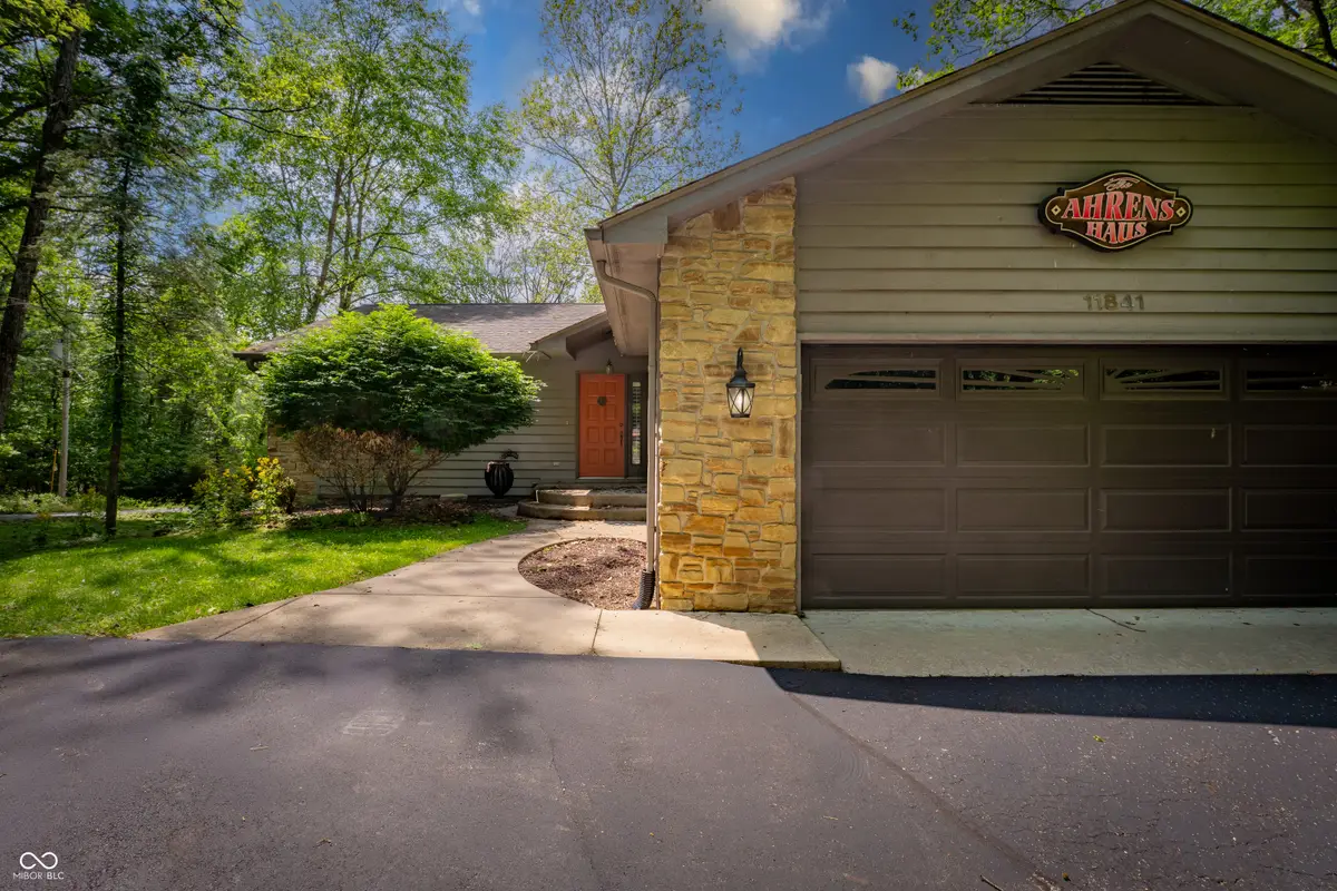 11841 W Grandview Drive, Columbus, IN 47201 - #1