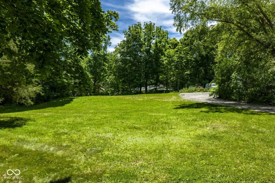 725 W Oak Street, Zionsville, IN 46077 - #2