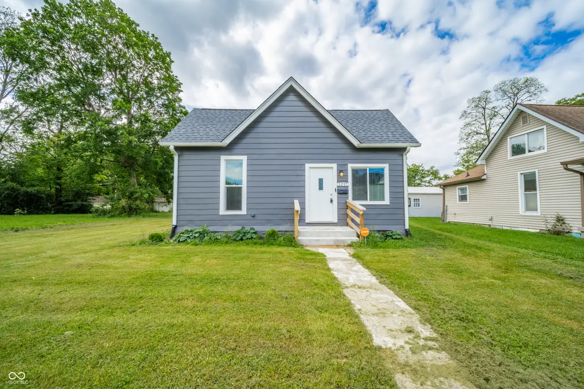1217 W 6th Street, Anderson, IN 46016 - #1