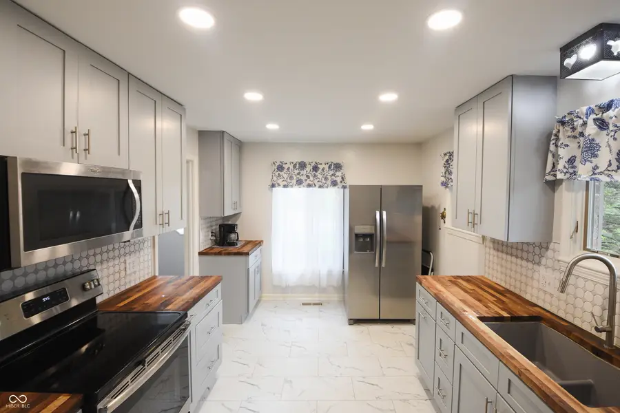 5533 Roxbury Terrace #B1, Indianapolis, IN 46226 - #2