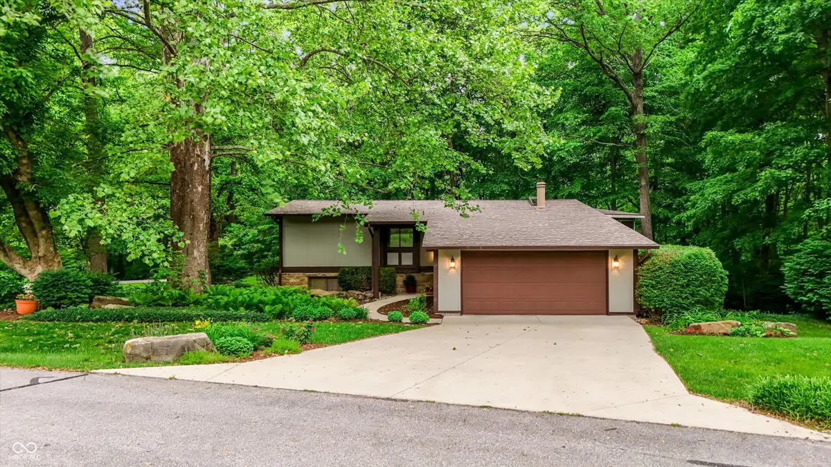 4480 E Wembley Lane, Columbus, IN 47201 - #1