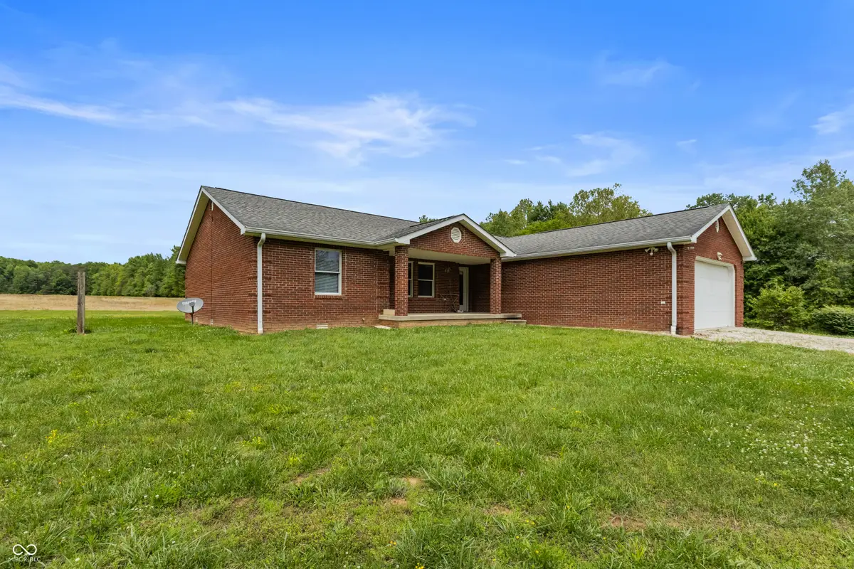 7450 W Deaver Road, Columbus, IN 47201 - #1