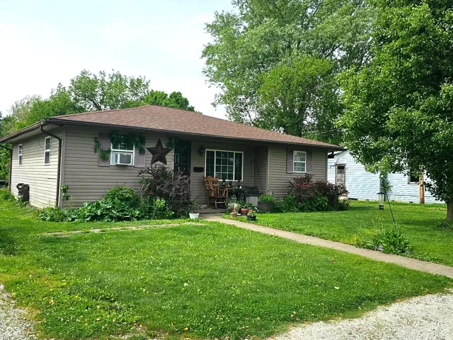 105 E Van Buren Street, Alexandria, IN 46001 - #2
