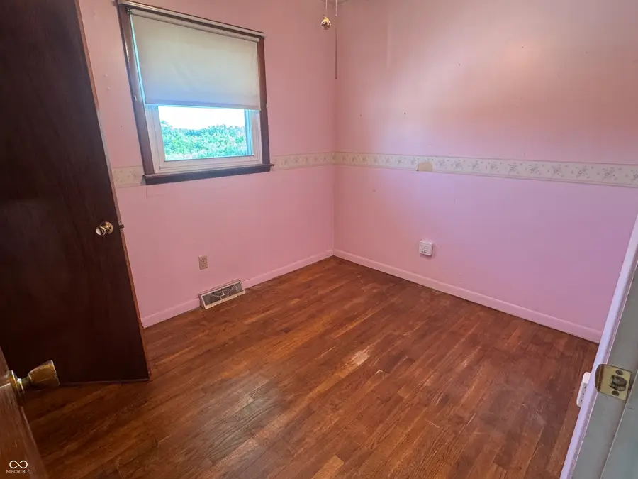 905 E Summit Street, Attica, IN 47918 - #3