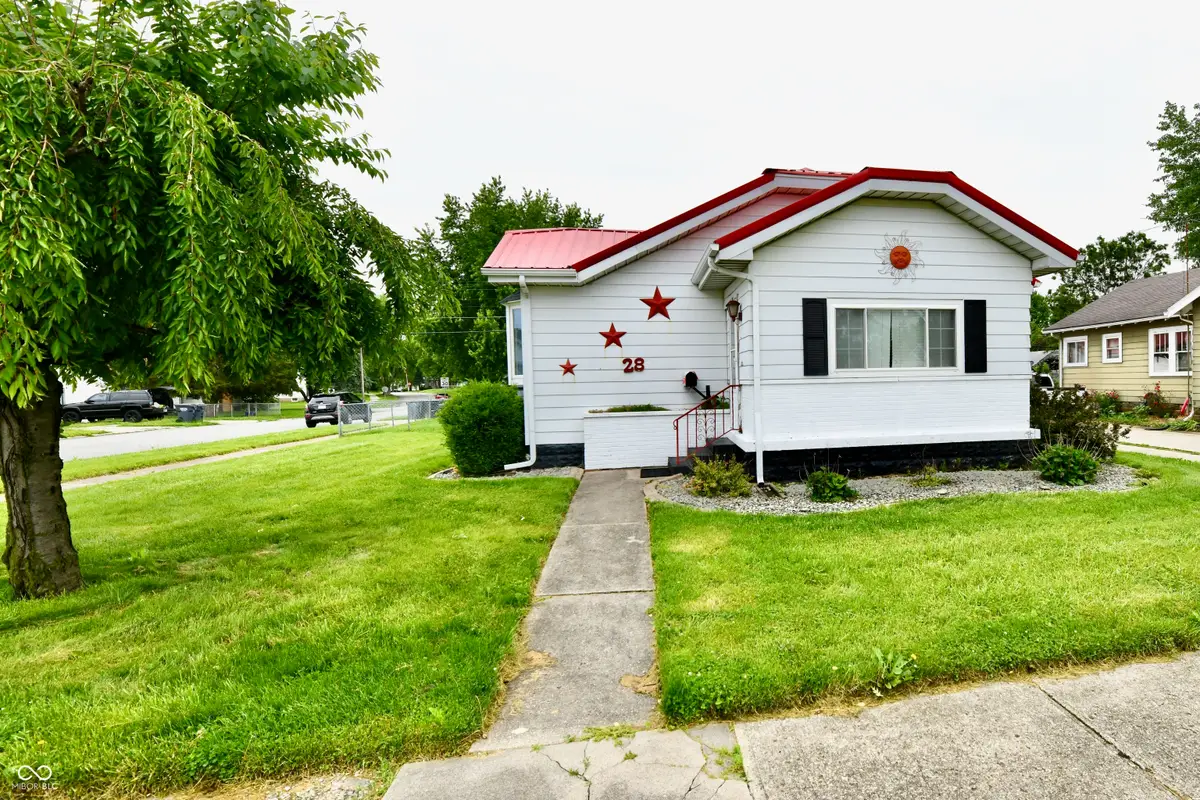 28 W 38th Street, Anderson, IN 46013 - #1