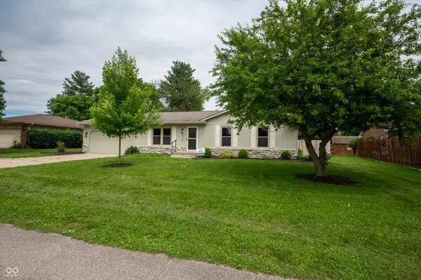 4913 N Riverside Drive, Columbus, IN 47203