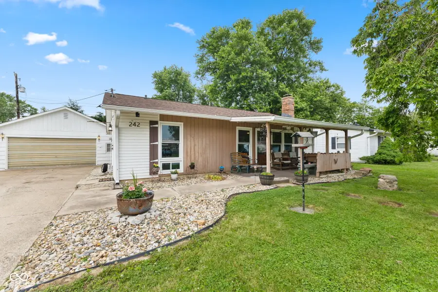 242 Hollybrook Drive, Whiteland, IN 46184 - #2