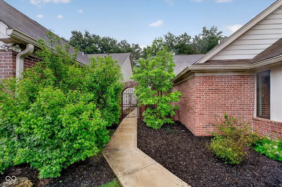 12055 Waterford Lane, Carmel, IN 46033 - #2