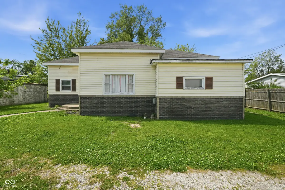 105 W 36th Street, Marion, IN 46953 - #1