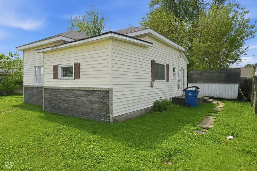 105 W 36th Street, Marion, IN 46953 - #3