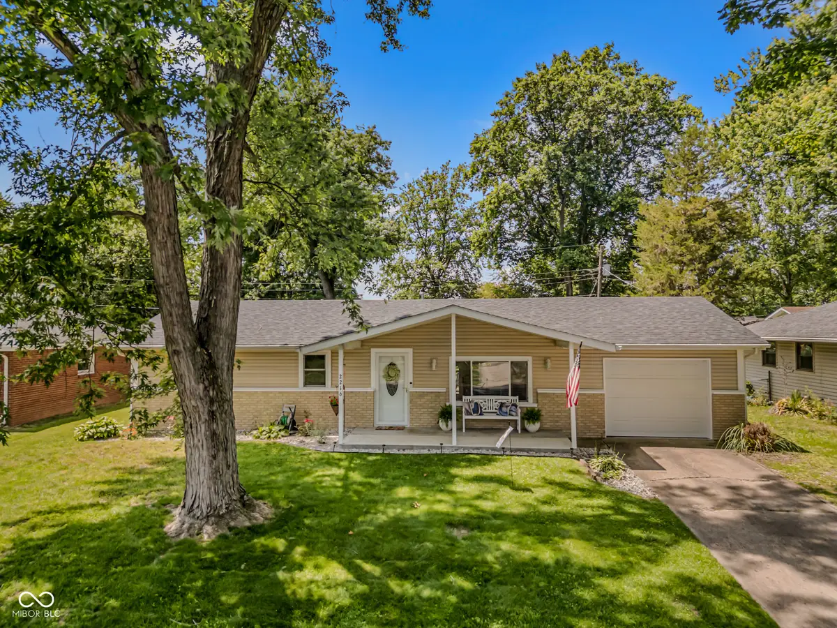 2216 Dawnshire Drive, Columbus, IN 47203 - #1