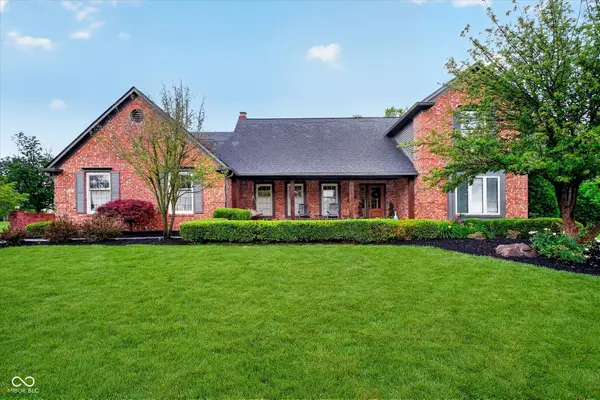 2380 Woodsway Drive, Greenwood, IN 46143